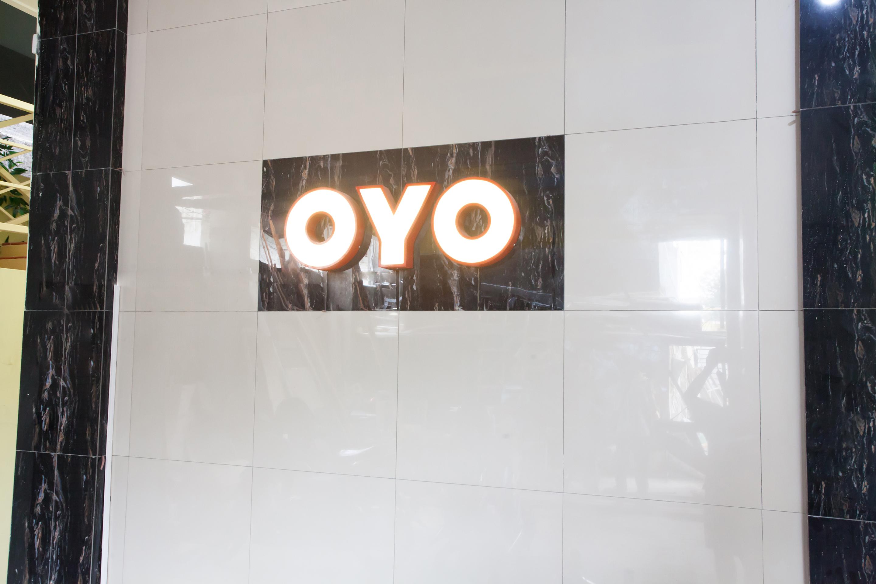 Oyo 990 Stadion Residence Syariah Medan Exterior photo